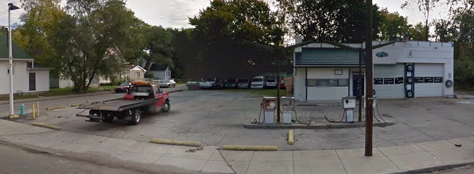 2231 N Harding St photo 1