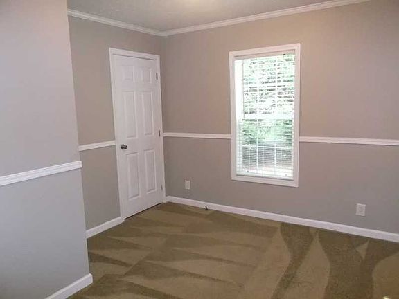 4th image of 1211 Ewing Dr