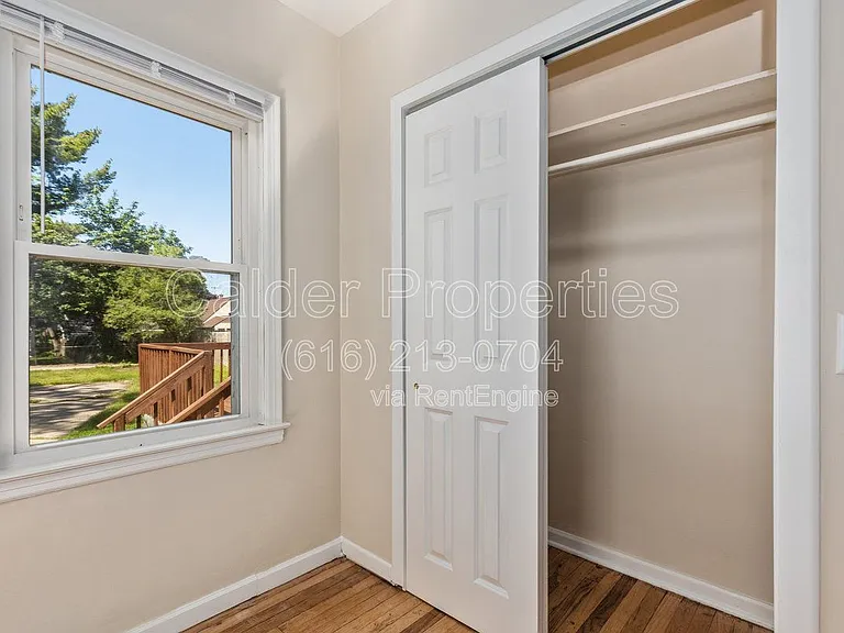 1031 Merrifield St SE — Photo 14