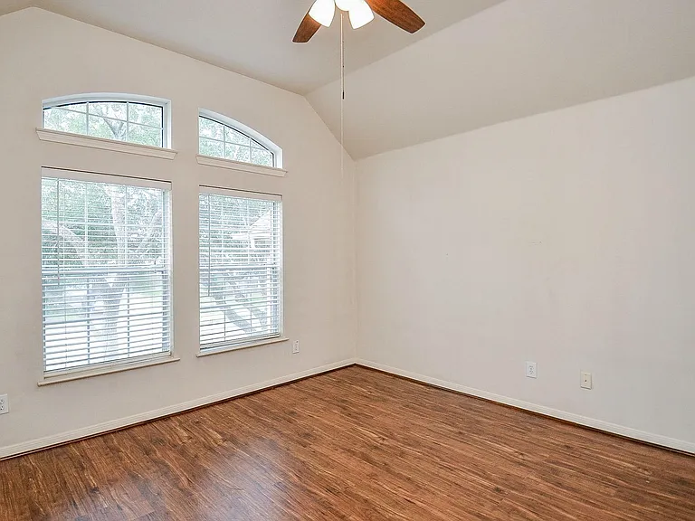 9403 Sundance Dr — Photo 17