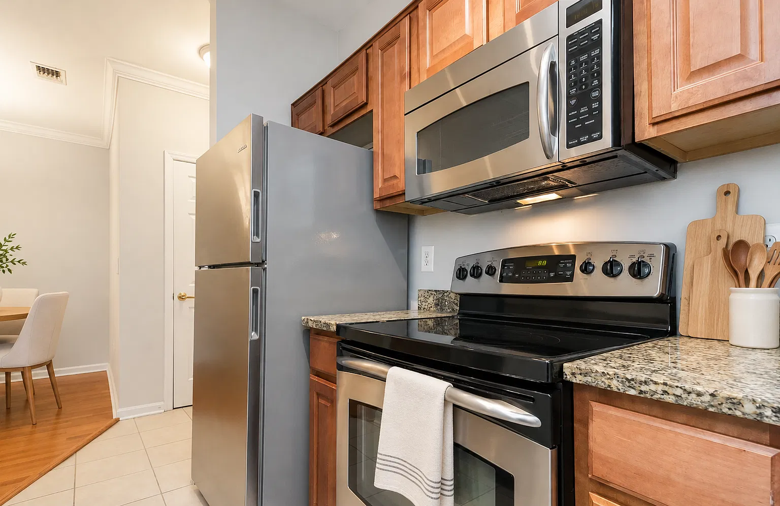 2 bed, 1074 sqft, $2,650 — Photo 3