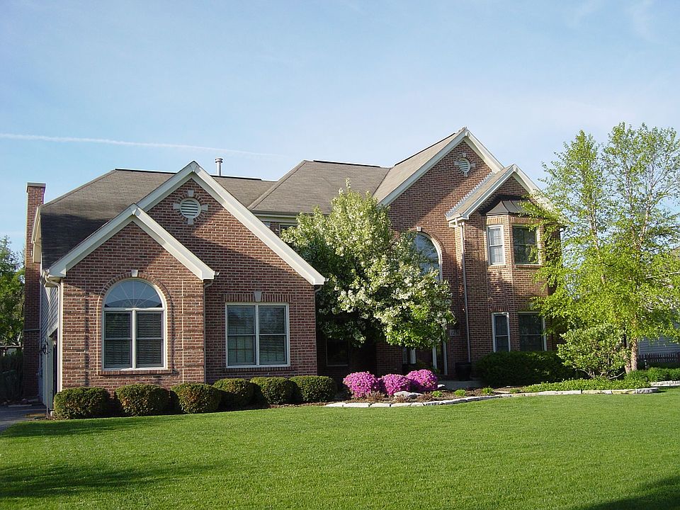 Front Elevation/Side Load 3 Car Garage