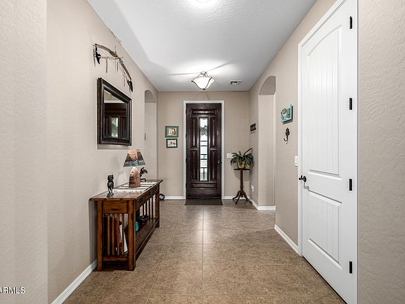 4th image of 104 W LEATHERWOOD Avenue