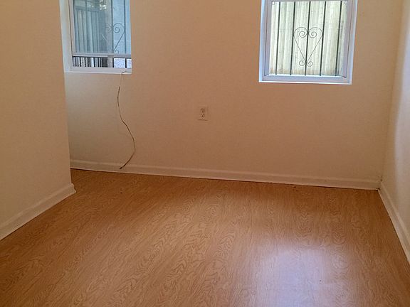 5th image of 1239 Putnam Ave #1