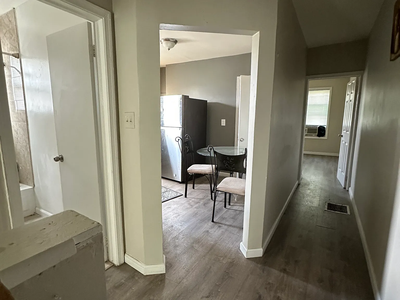 1 bed, 1000 sqft, $1,400 — Photo 2