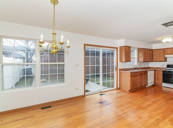 3rd image of 6767 Pine Lake Dr