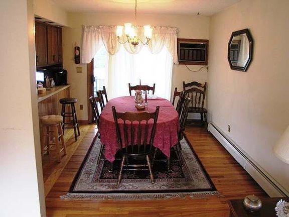 4th image of 3 Spruce Ct