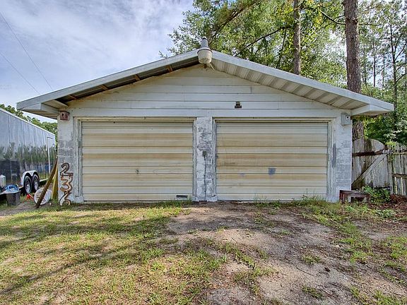 3rd image of 236 E County Road 466