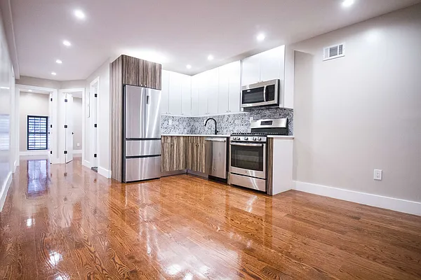 Rented by Nooklyn NYC LLC | media 31