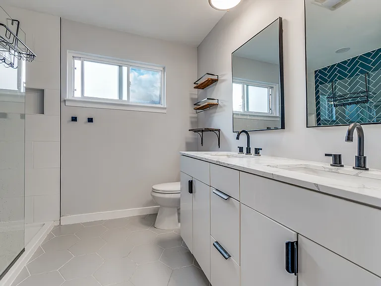 7410 E Northwest Hwy #101 — Photo 9