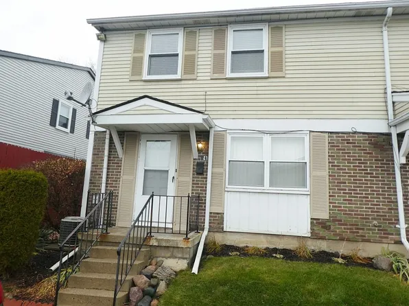 21 Beechwoode Ln #1, Pontiac, MI 48340