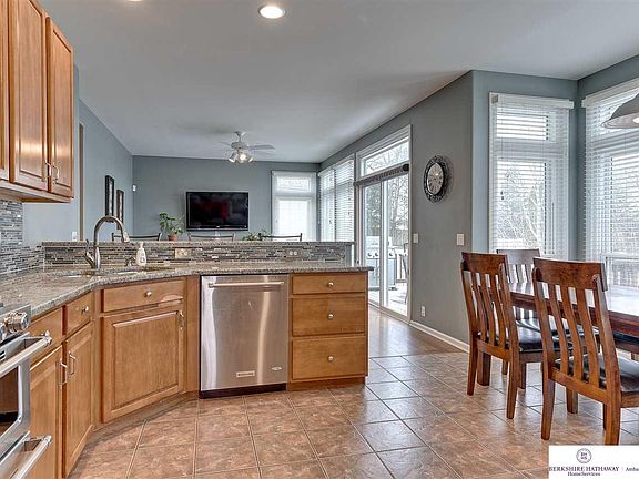 5th image of 532 S 188th Avenue Cir