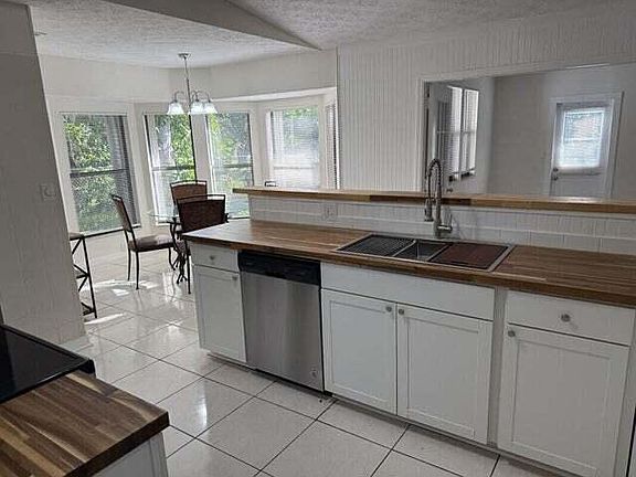 2nd image of 3053 SE WAKE Road