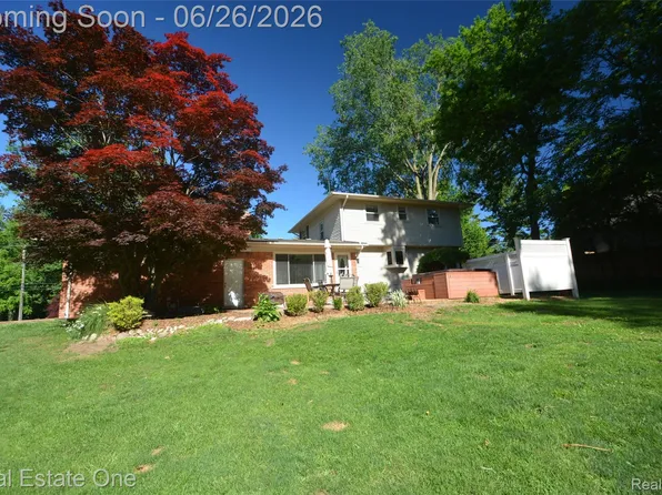 615 Willard Ave, Rochester Hills, MI 48307
