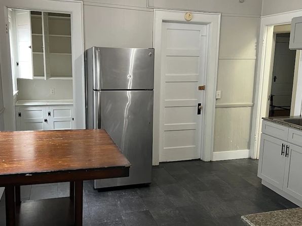 825-827 Westcott St #825