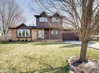 12065 Riverbend Dr, Grand Blanc, MI
