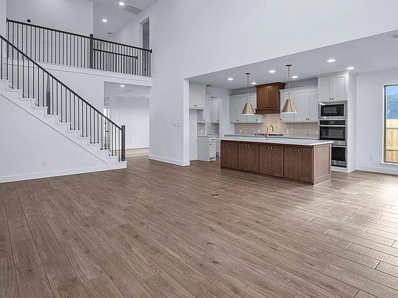 5th image of 425 Lone Ranger Dr