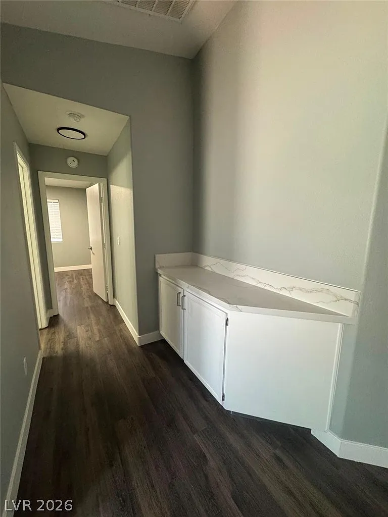 3 bed, 2.0 bath, 1254 sqft, $2,500 — Photo 2