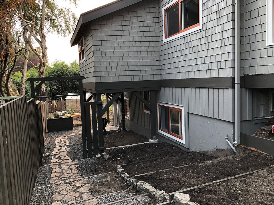 2nd image of 820 Polk St
