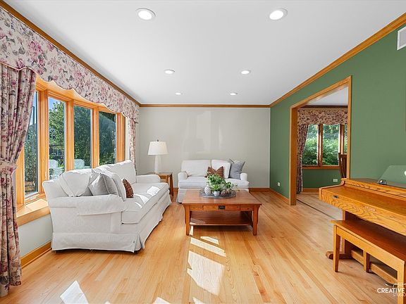 5th image of 8232 Cromwell Ave