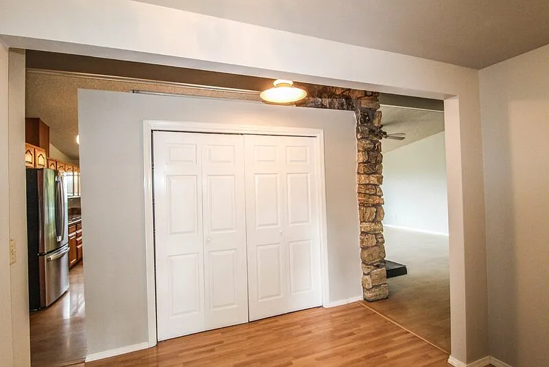 5 bed, 3.0 bath, 3416 sqft, $3,800 — Photo 4