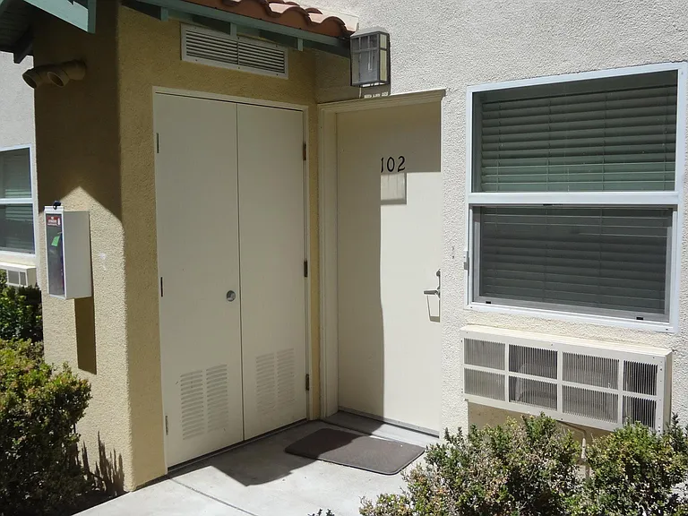 587 E Harvard Blvd #102 — Photo 2