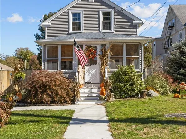 342 Warwick Neck Ave, Warwick, RI 02889