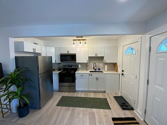 4th image of 156 Clark Pl #202
