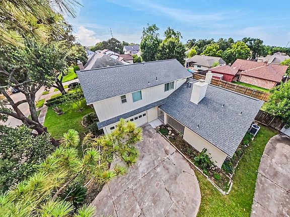 3rd image of 13314 Agarita Ln