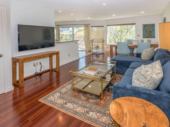 160 N Crescent Dr APT 205, Beverly Hills, CA 90210