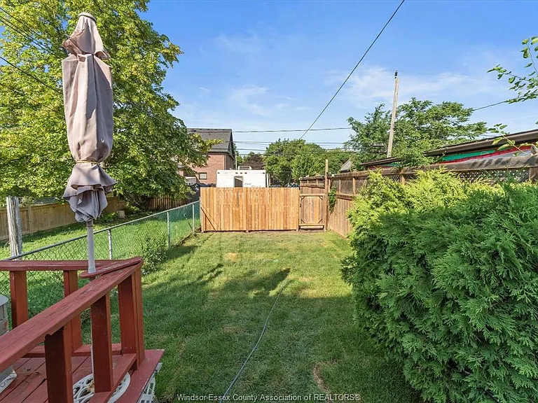 1263 Monmouth Rd — Photo 21
