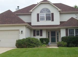 303 S Carriage Trl, McHenry, IL