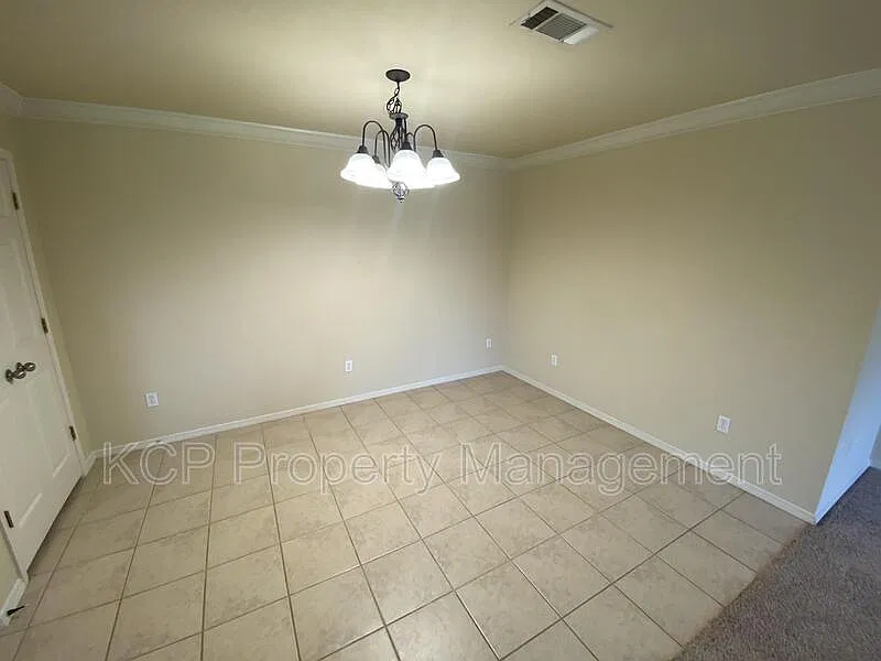 2 bed, 2.0 bath, 1144 sqft, $995 — Photo 3