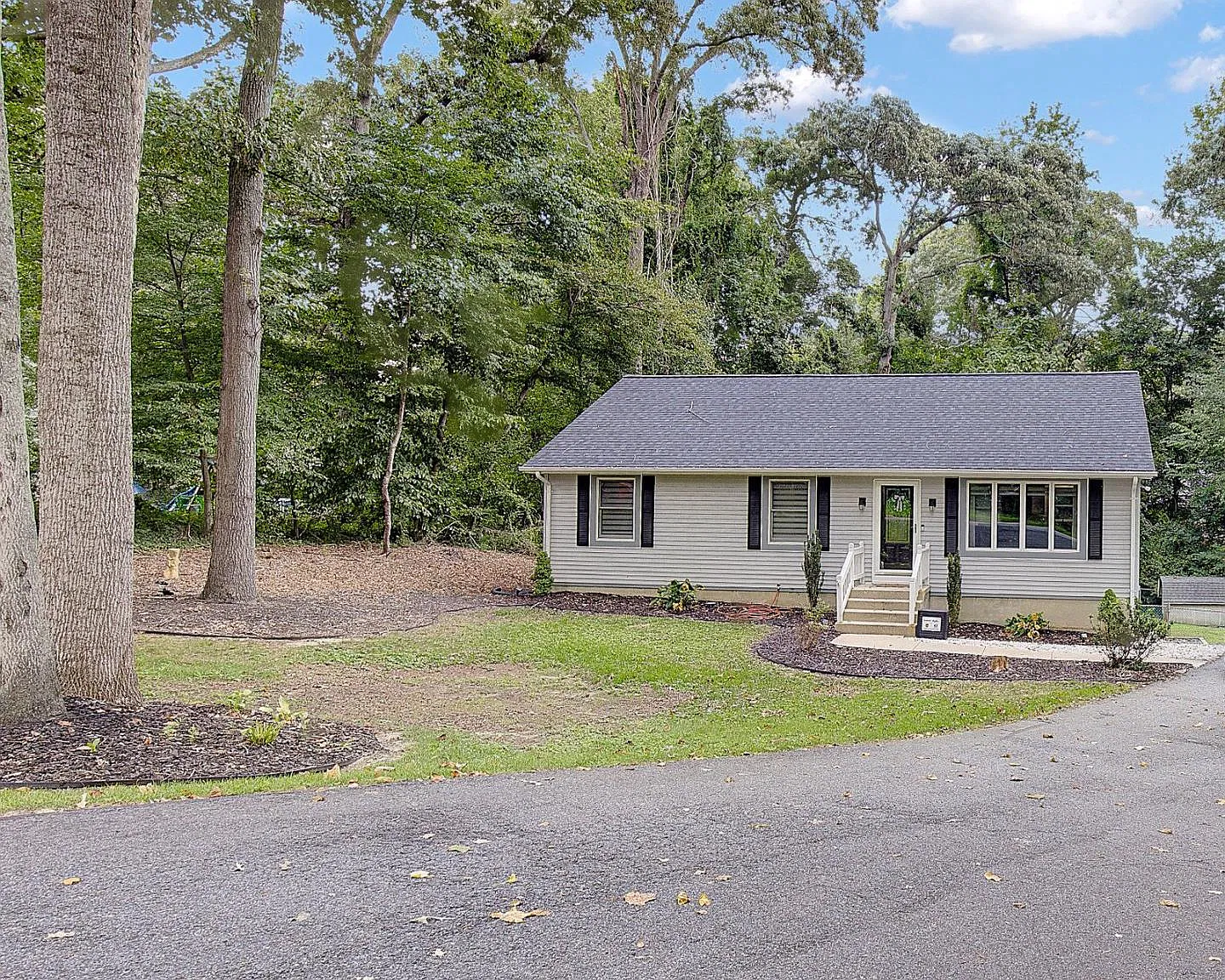 4 bed, 3.0 bath, 2279 sqft, $2,700 — Photo 3