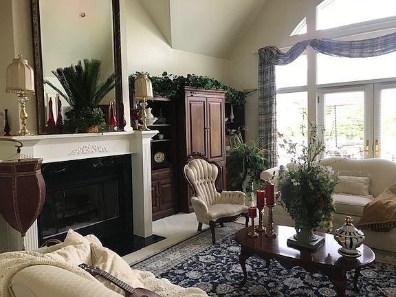 4th image of 91 Carr Ln
