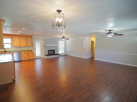 2nd image of 4223 Woodbridge Rd