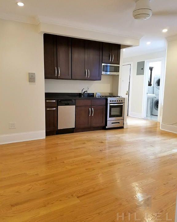 1st image of 3 Meserole St APT 10