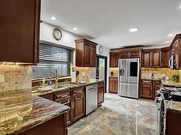 4th image of 12245 Croton Way