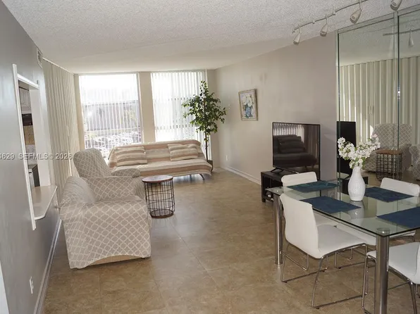 801 Three Islands Blvd APT 312, Hallandale, FL 33009