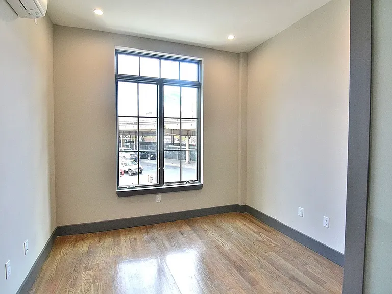 417 Manhattan Ave #2A — Photo 8