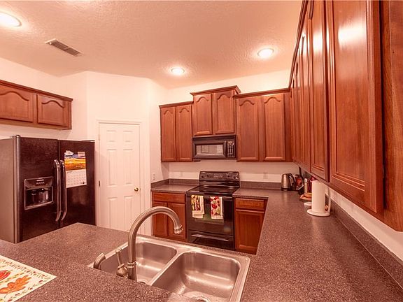 5th image of 2748 Curpin Ln