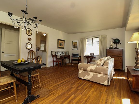 3rd image of 1624 Hacienda Pl
