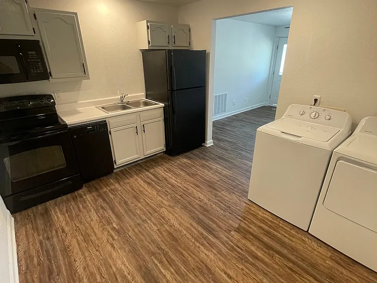 132 Dillon Dr #9 — Photo 1
