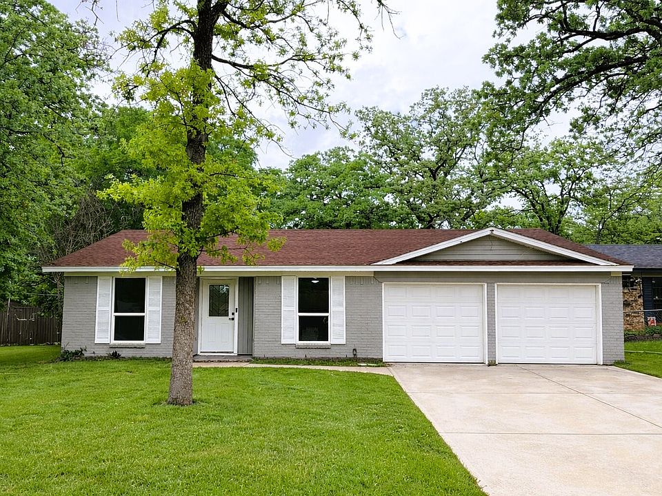 1st image of 2933 Hunting Dr