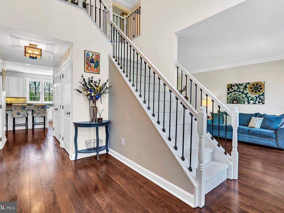 26163 Glasgow Dr, Chantilly, VA 20152 | Zillow