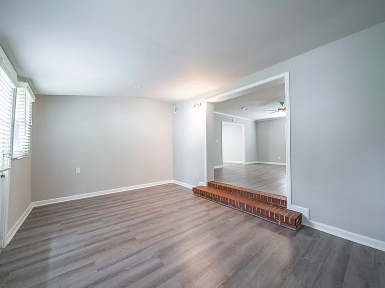 6040 Luna Dr — Photo 17