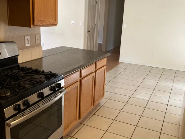2025 Panorama Dr SW, Los Lunas, NM 87031