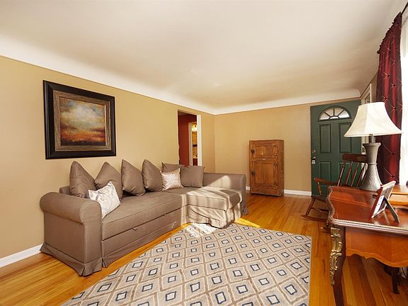 5th image of 9563 Eastbrook Dr