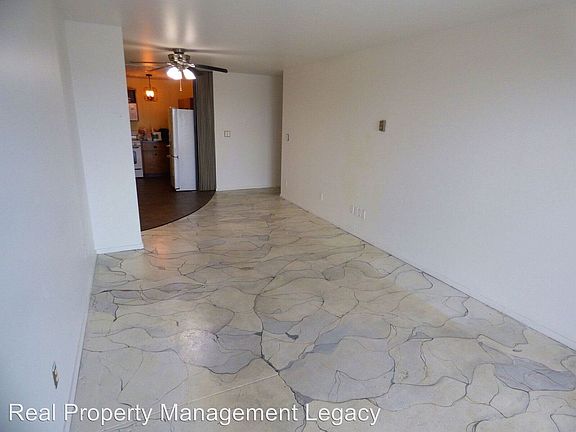 4th image of 3000 Farnam St #S5a