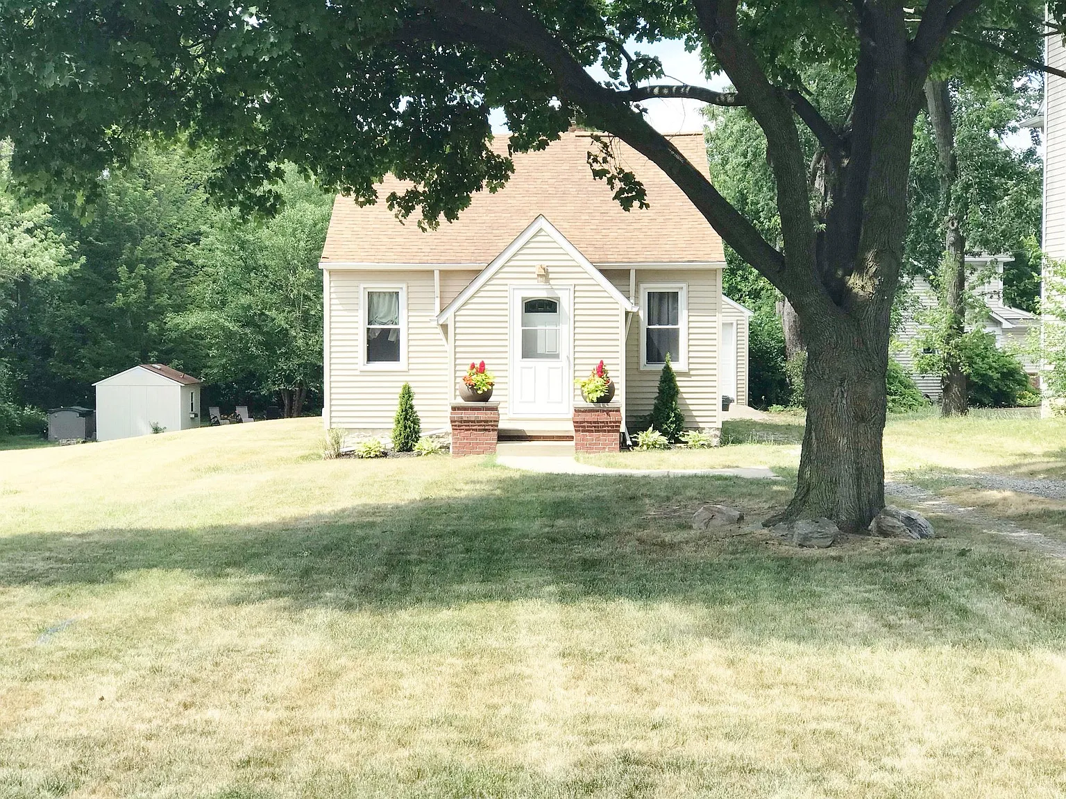 2857 Pontiac Court — Photo 2